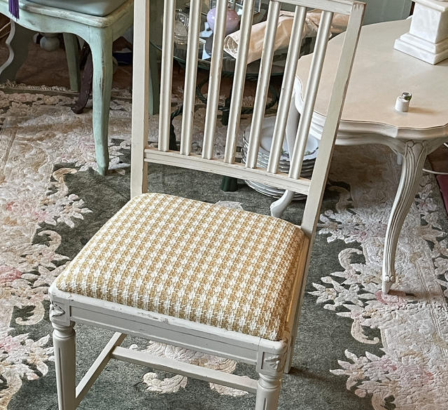 Weißer Stuhl gepolstert Gustavianischer Style 