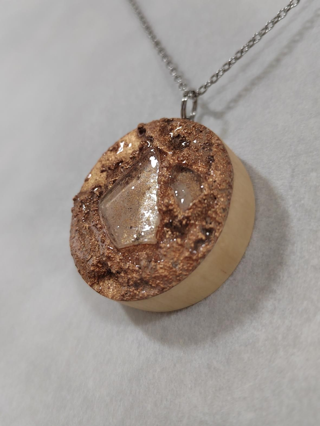 Echoes of the wild - Bronze and brown textured pendant with chain