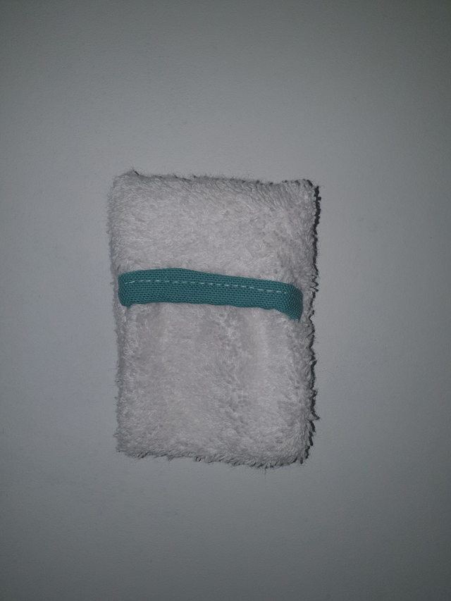 Gant à savonnette liseré aqua-verde