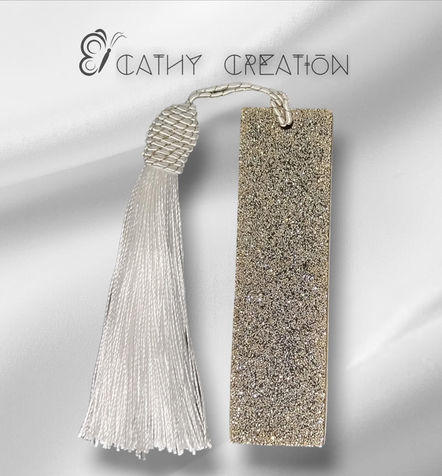 Marque page paillettes argentées 