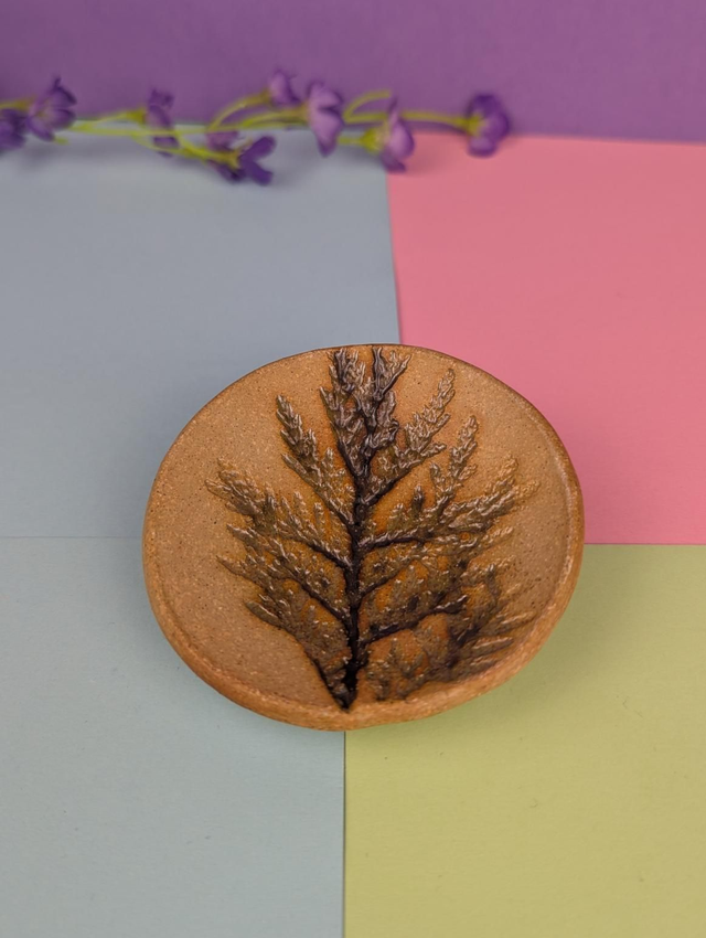 Leaf print dish