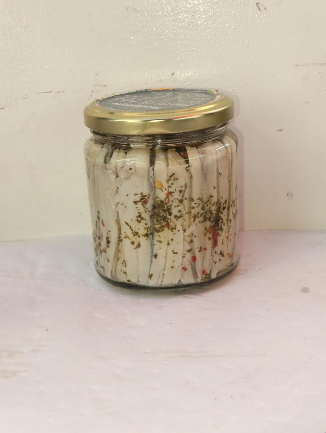 Acciughe marinate