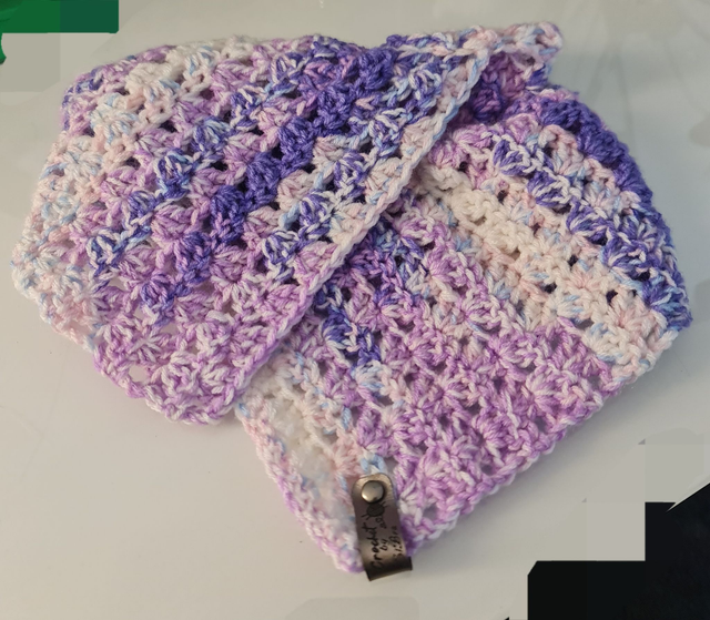 Klappschal aus hautfreundlicher Babysmiles-Wolle