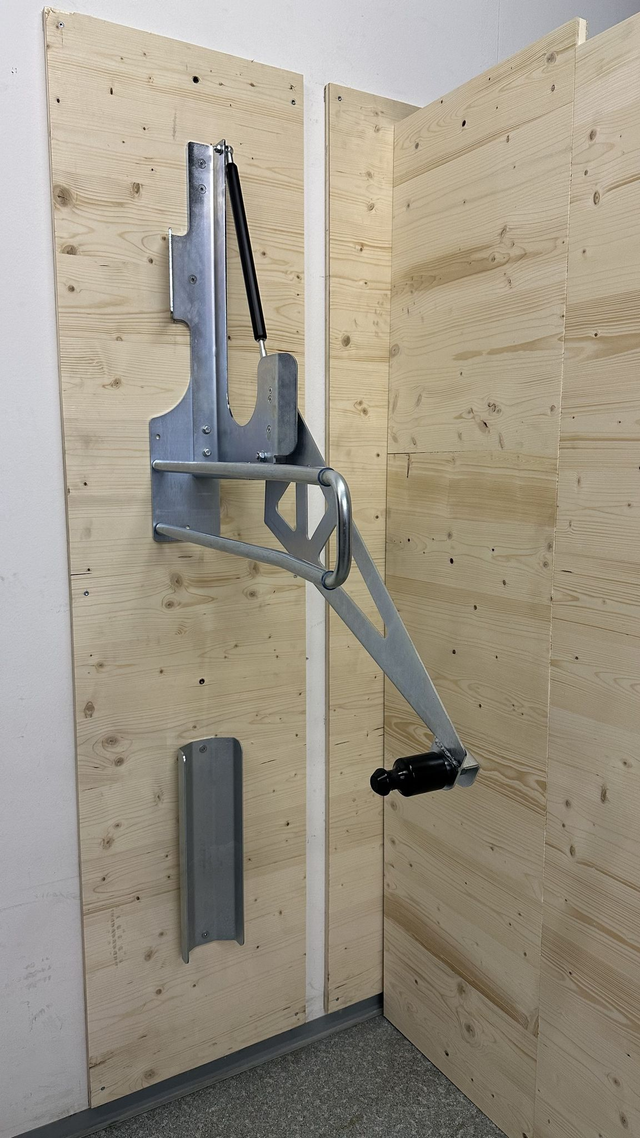 Bike-Lifter mit Absperrbügel und Hinterradschale