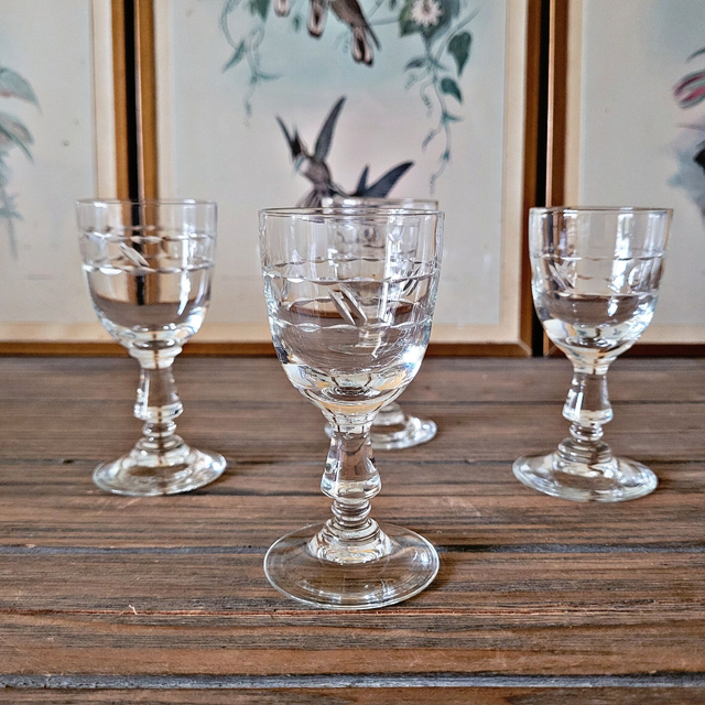 Verres à liqueur (digestif) vintage en verre gravé, décor géométrique