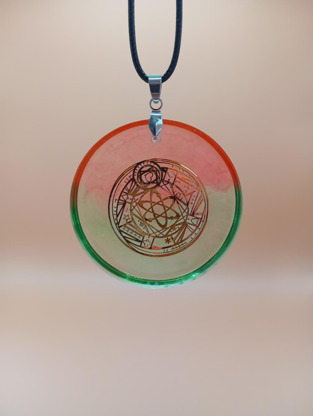 Pendentif en résine - Rond vert et rouge (grand)