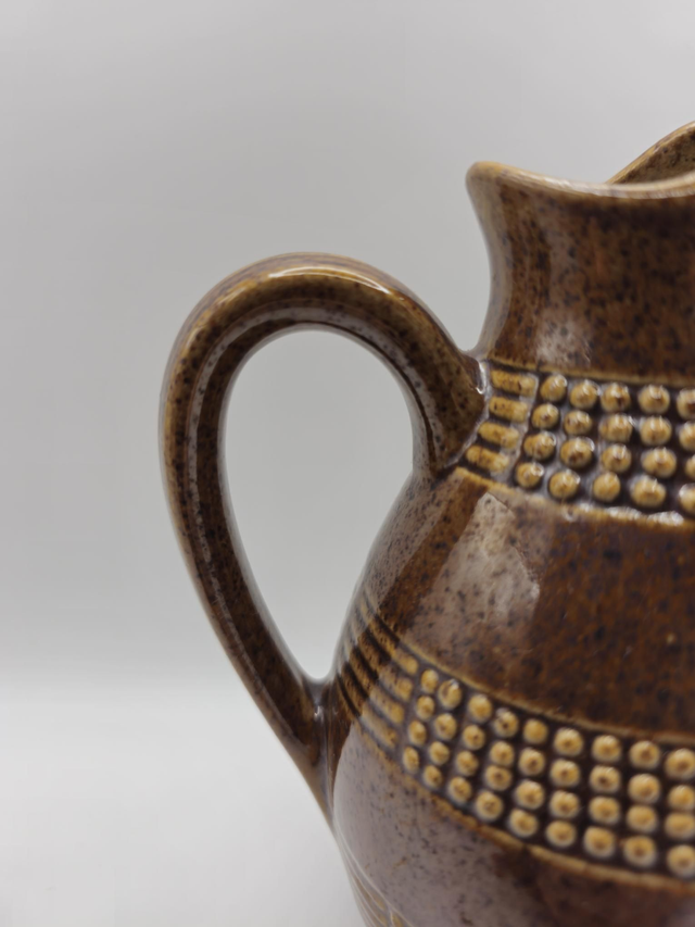 Pichet en grès ancien