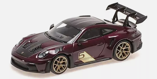 Porsche 911 GT3 RS 2023 Weissach Package purple Minichamps 1:43