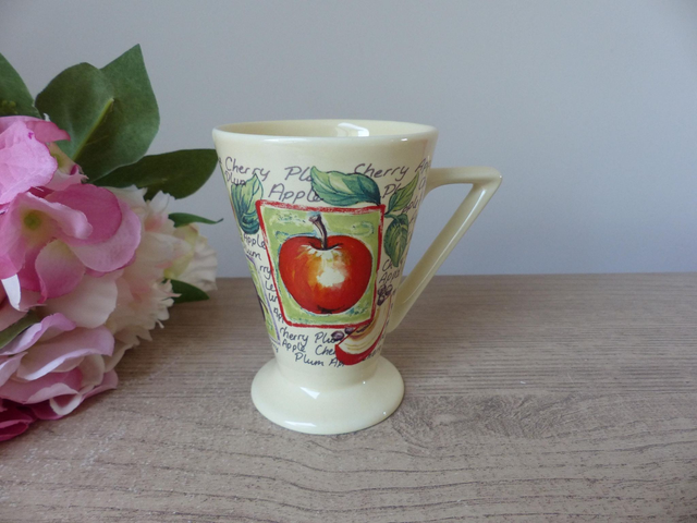 Tasse à thé vintage Churchill – Décor pommes prunes et abricots – Années 1980 – Fabriquée en Angleterre