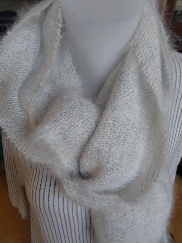 ELA002 Écharpe 100% angora fait main