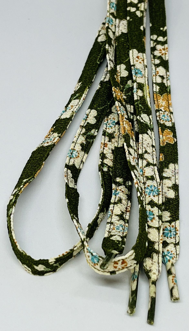 Lacet collection"Japon" vert à fleurs de cerisier 120 cm