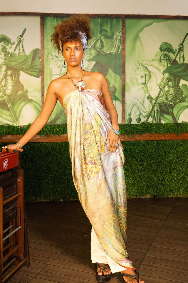 Foulard Carré Satiné Emanzine 140 cm x 140 cm