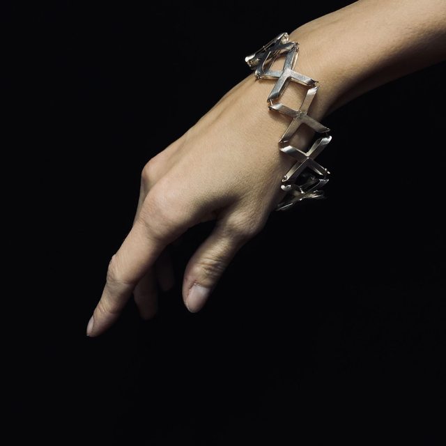 J653 BRACCIALE LINZ X1