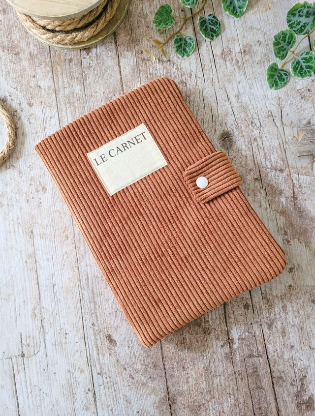 Protège carnet de santé rouille