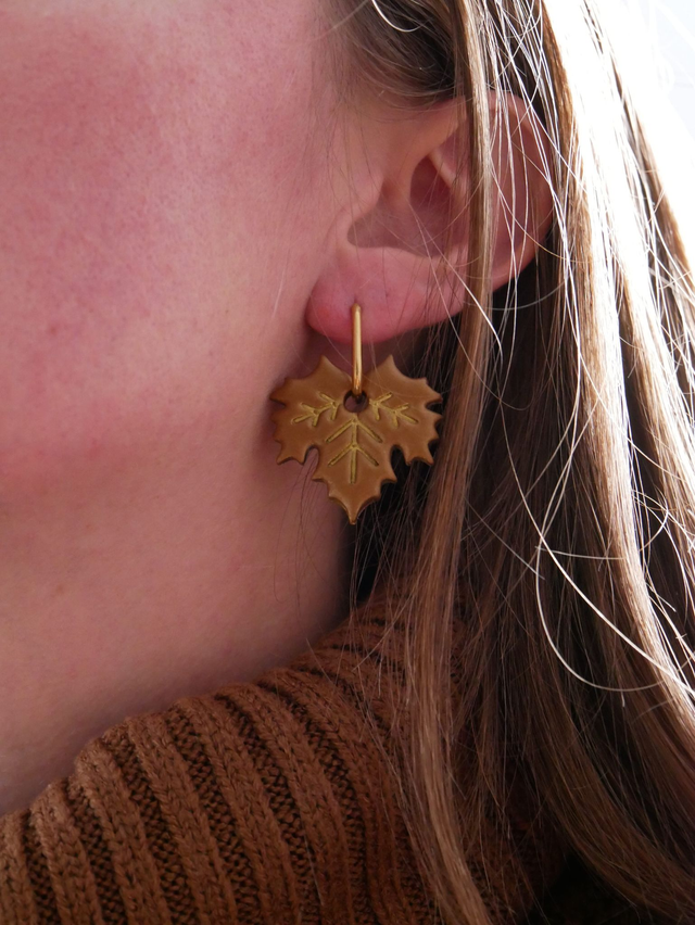 Feuilles d'érable bronze grandes