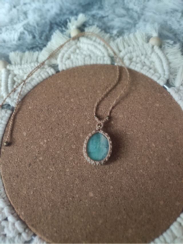 Collier beige avec amazonite
