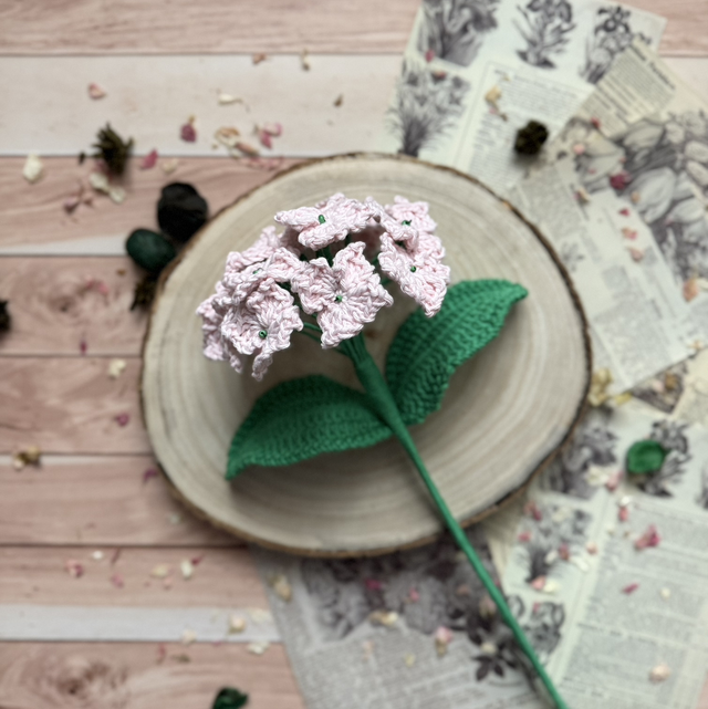 Hortensia et son feuillage (personnalisable pour créer votre bouquet)