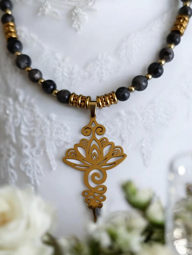 Collier Larvikite --