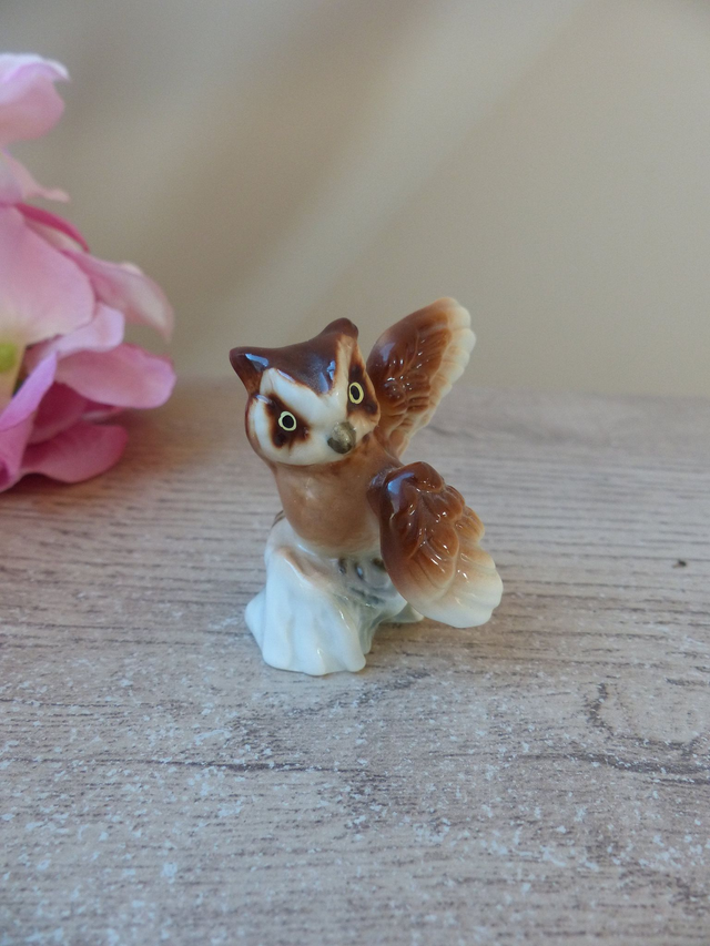 Miniature Bone China Figurine Hibou en Porcelaine - figurine hibou de collection ailes déployées Vintage - Japon