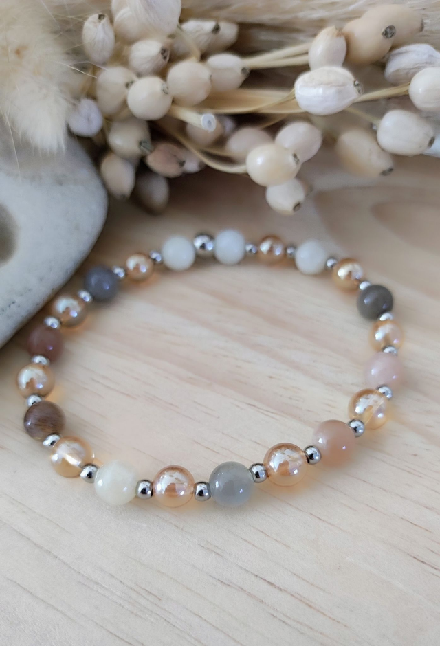 Bracelet "Intuition et Féminité" Pierre de Lune et Quartz Aura