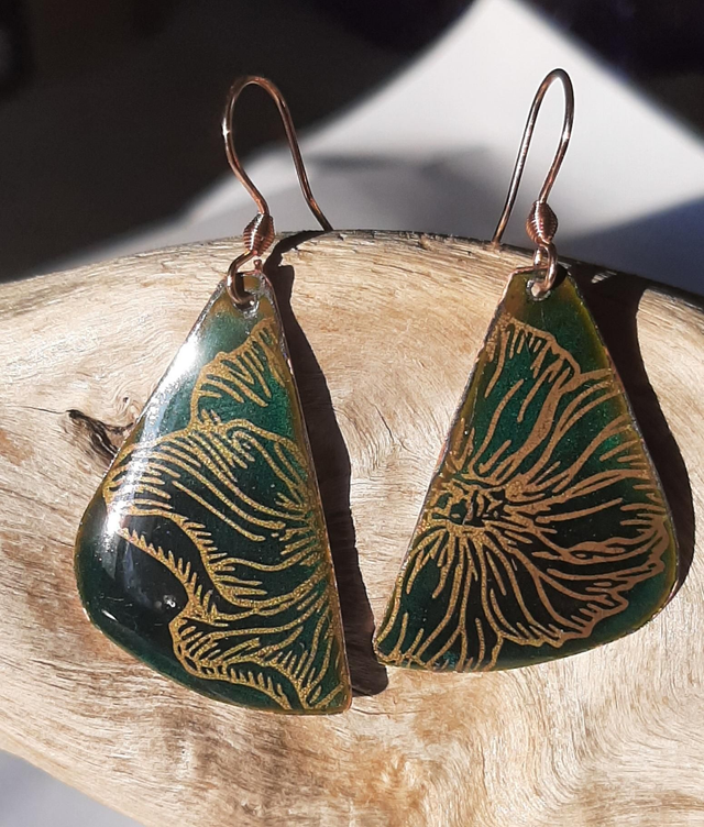 Boucles d'oreilles demi Gingko Verte Dorée " Coquelicot"