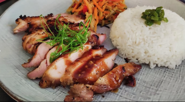 Poulet grillé au charbon