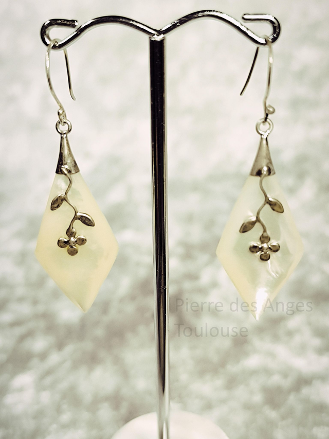 Boucle d'Oreilles Nacre Blanche