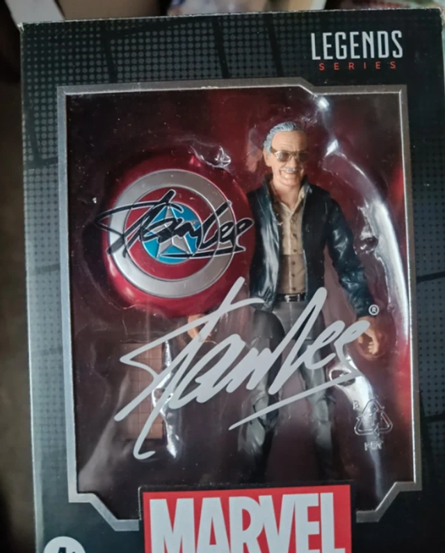 Figura original Marvel Legends – Stan Lee
