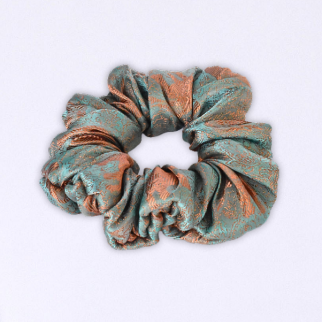 100% SILK scrunchie (upcycled)