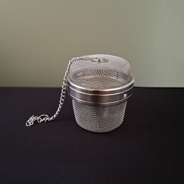 Thee-ei size large (diameter 6cm)