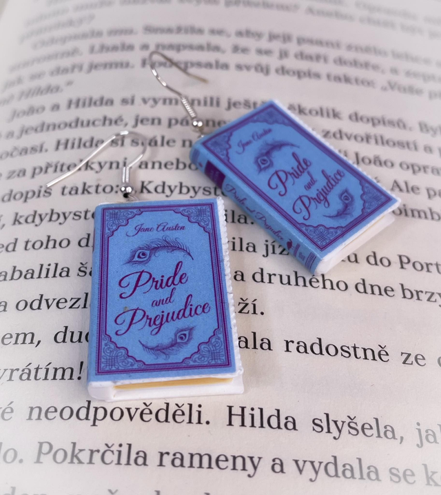 Náušnice mini knížky Pýcha a předsudek