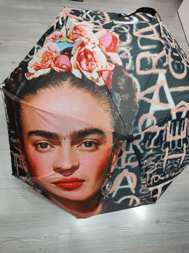 Ombrello Frida Kahlo frasi
