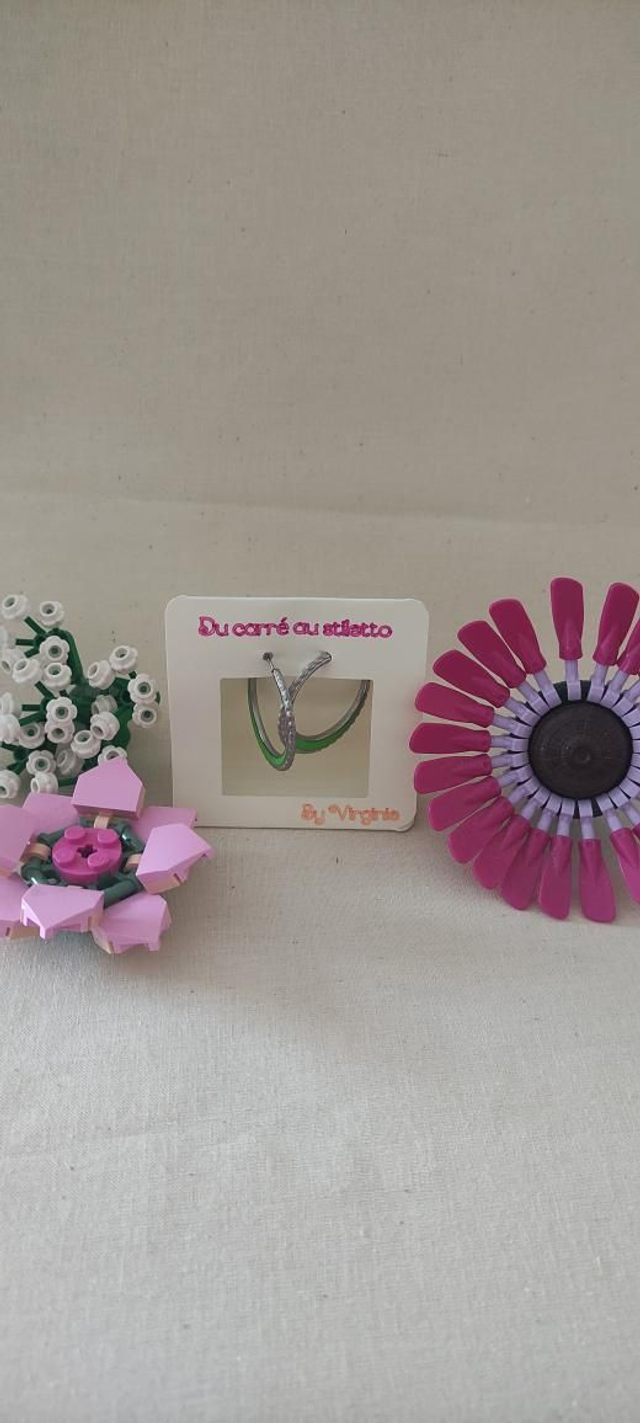 Boucles d'oreilles fantaisie vert et argenté 