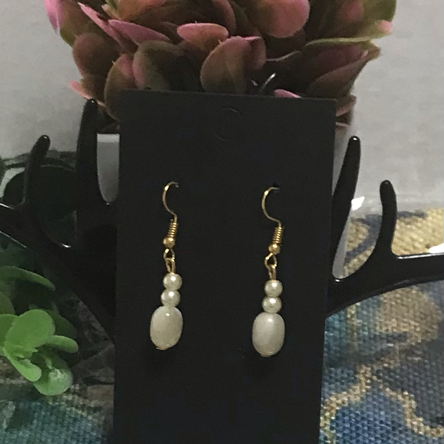 Cream Dangling Earrings-CDE06