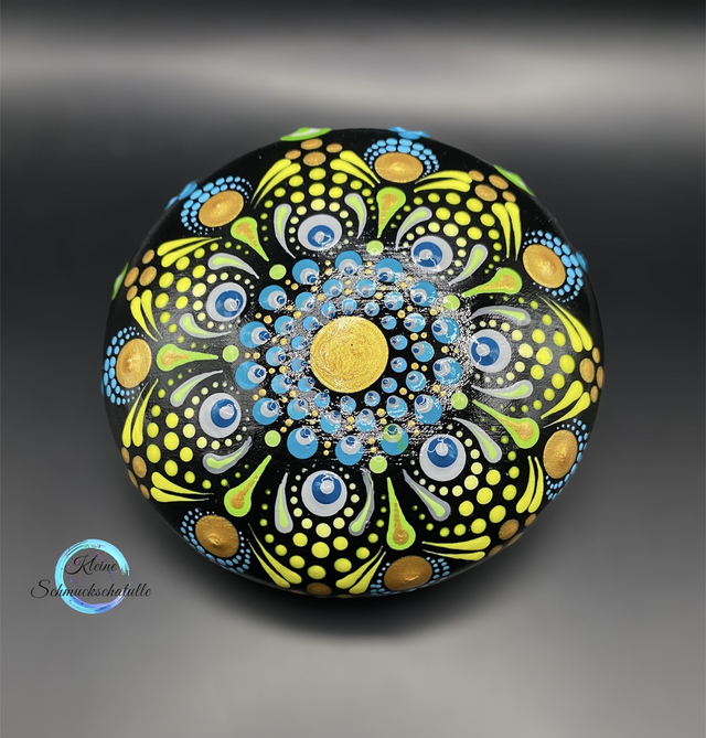 Dot Painting Mandala Stein aus Gips, schwarz/türkis/grün/gelb/grau/Gold, 9,5 cm (1)