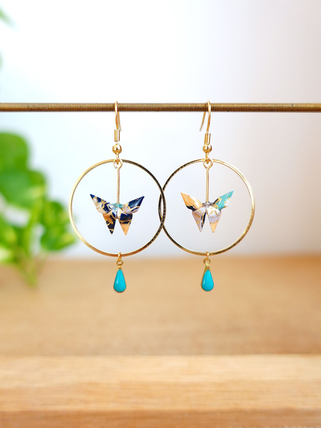 Origami Papillon / INOX doré / Papier japonais washi / Bleu, Noir, or / Créoles, anneaux / Bijou japonais origami / Boucles d&#039;oreilles /