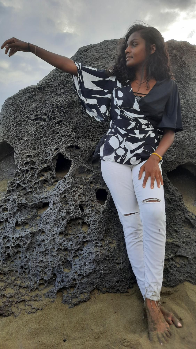 Top cache-coeur noir et blanc