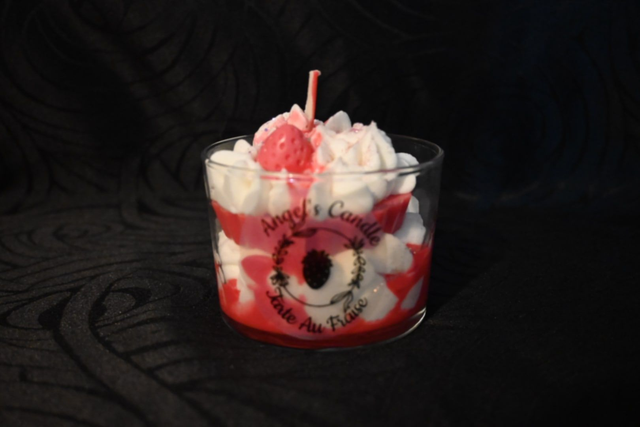 Bougie Tarte aux Fraises – Senteur Douce et Fruitée