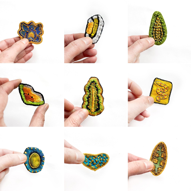 Broches peintes et brodées main (à choisir dans la liste)