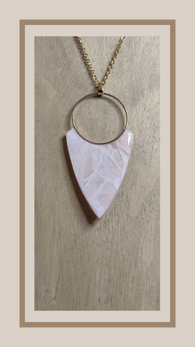 Collier faux quartz rose flèche 