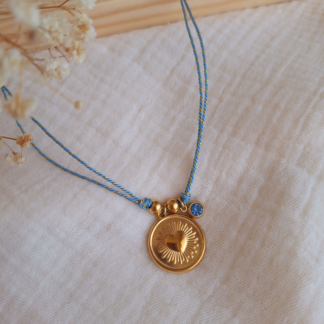 Collier cordon tendance et pendentif rond motif coeur