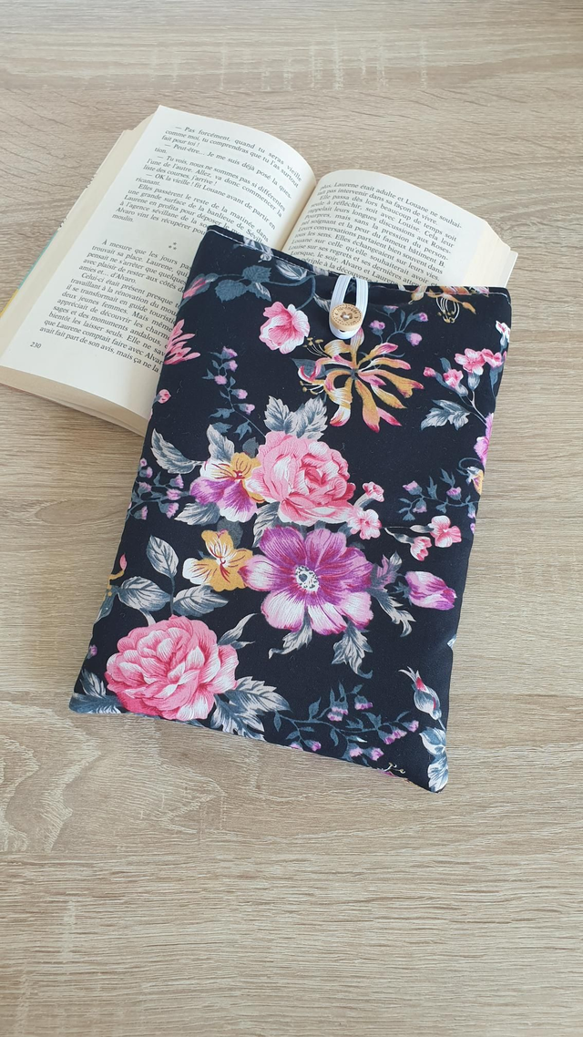 Pochette/ couvre livre rose noir