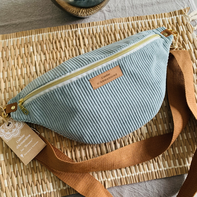 BANANE velours côtelé bleu tendre GM