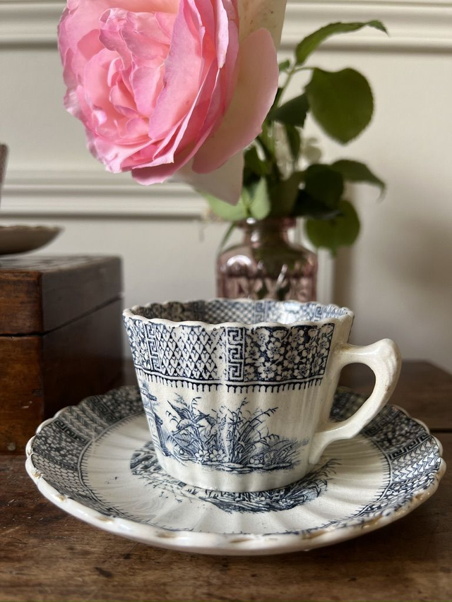 DENTELLE - Les grandes Tasses à café & sous-tasses de la manufacture Royale de Lunéville - Terre de Fer
