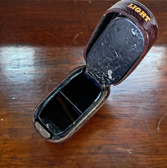 A charming early Automatic Strike Vesta Lighter, c.1920s–1930s