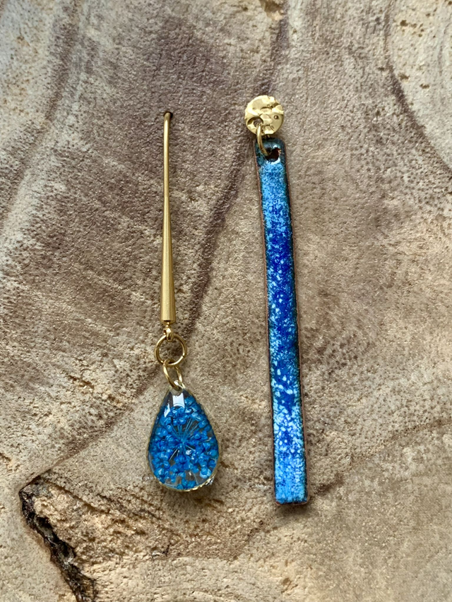 Pièces uniques : boucles d'oreilles émail et fleurs séchées