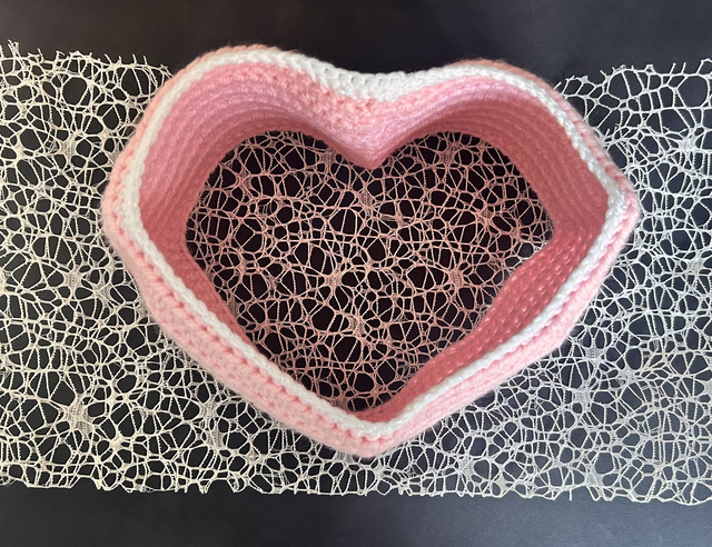 Cache-cou rose tendre fait main au crochet