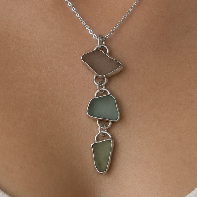 Tri glass pendant (7) 