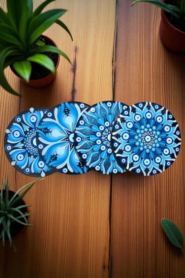 Dessous de verre mandala bleu &amp; blanc – Peint à la main
