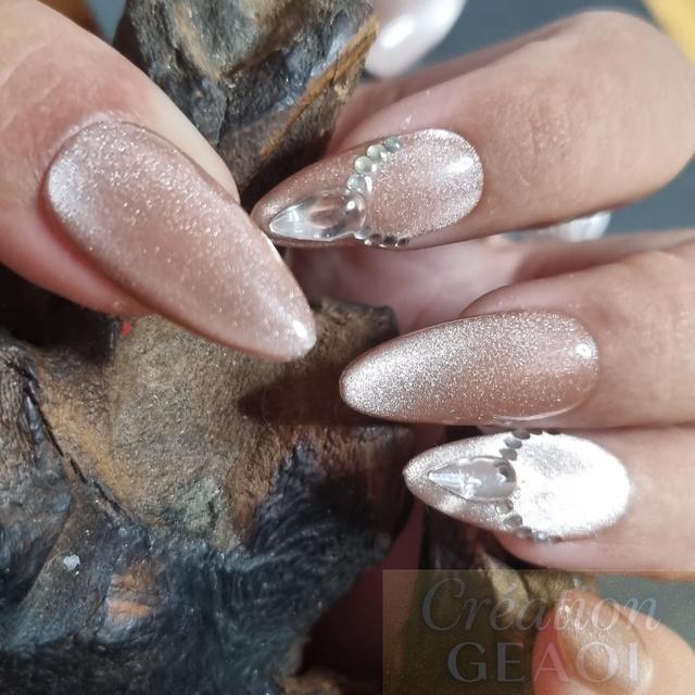 Cristal strass cat eyes little Amande M créer a la commande délai de 7 jours